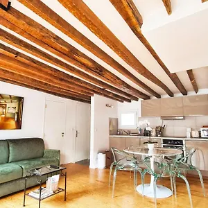 Casalionelparis : Your In The Heart Of Paris