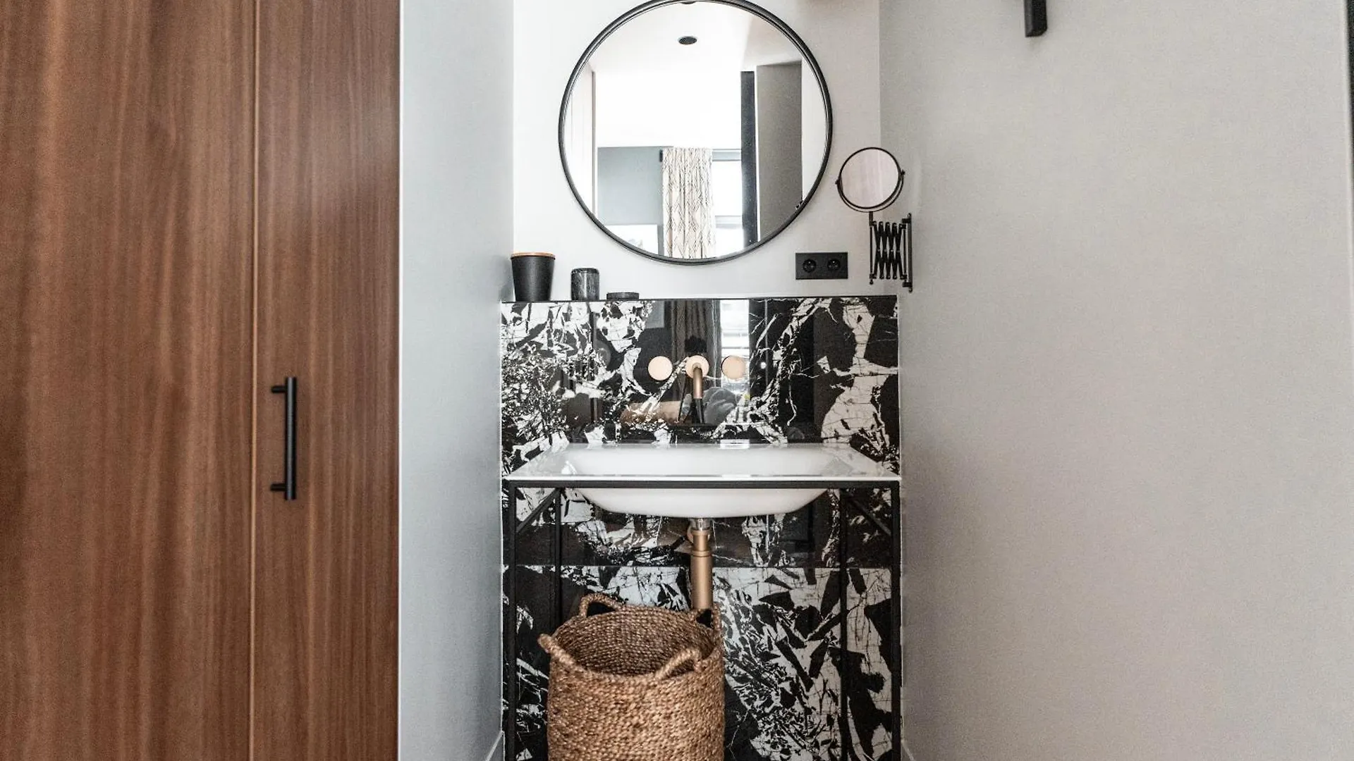 Stylish Flat Close To Louvre & Palais-Royal Paris Apartment