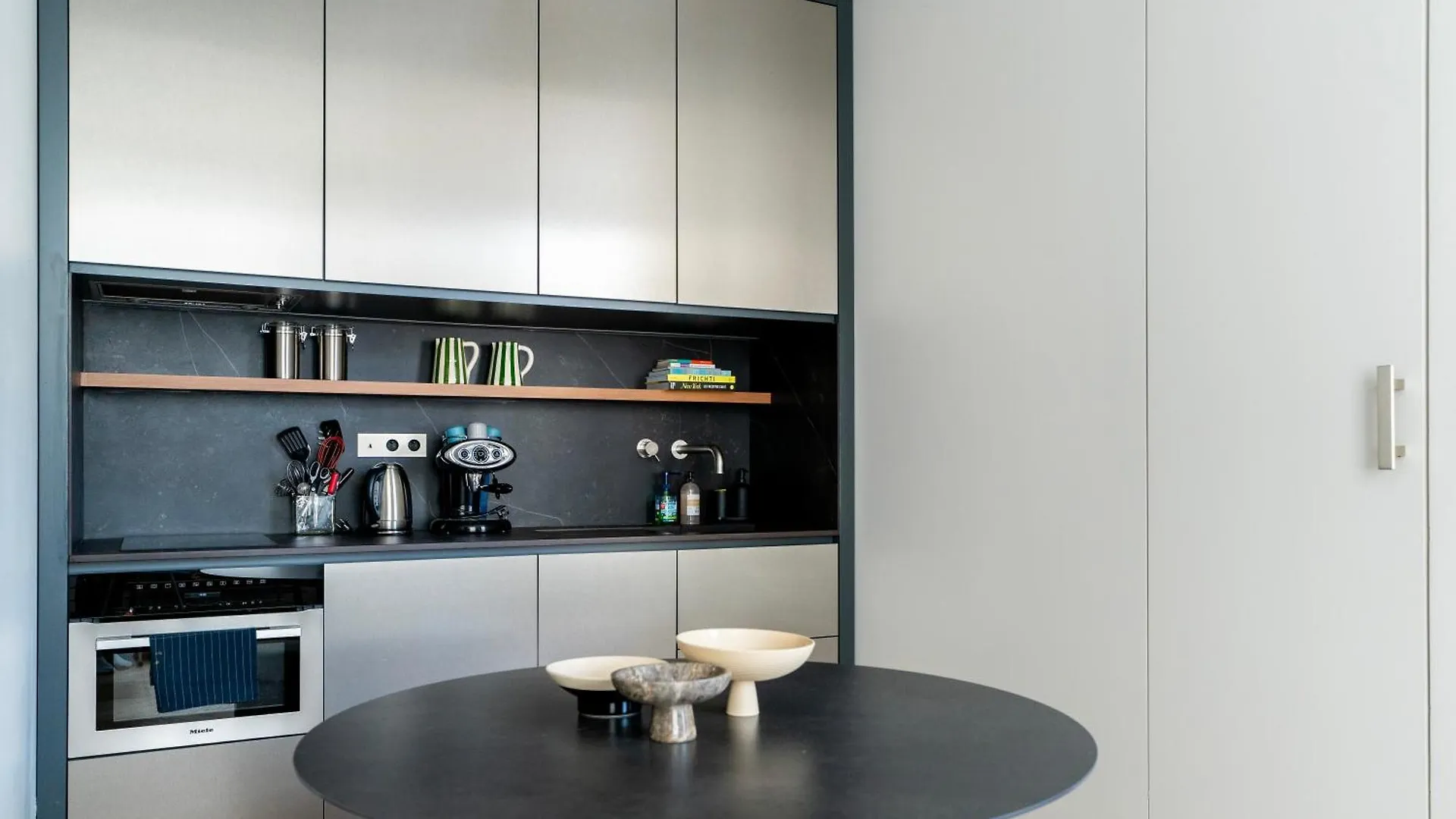 Stylish Flat Close To Louvre & Palais-Royal Paris Apartment