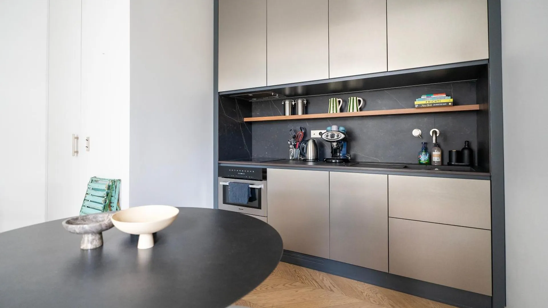 Stylish Flat Close To Louvre & Palais-Royal Paris Apartment